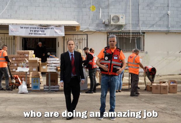 עמותת "יד עזר לחבר" ממשיכה לסייע לניצולי שואה ונזקקים רבים נוספים גם במהלך המלחמה. מי שנרתמה לעזרת העמותה היא השגרירות הנוצרית בישראל